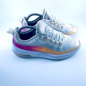 Women’s Nike Air Max Axis Premium Melon Tint Size 9